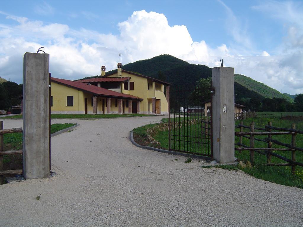 L' Antico Casale Villa Le Marmore Buitenkant foto